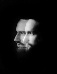 © Jack Davison/MOTSA MOTSA verschwommen